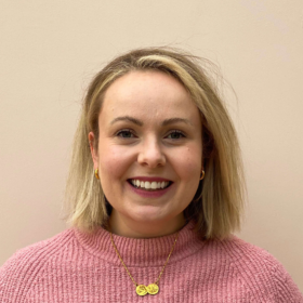 Katie Lowe headshot.
