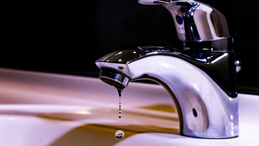 Tap with water